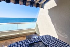 Studio in Sète - 042 / STUDIO CABINE AVEC TERRASSE VUE MER ET PARKI