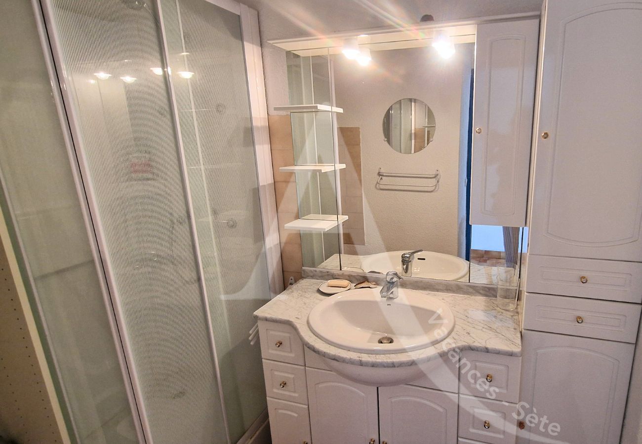 Apartment in Sète - 050/T3 TRAVERSANT VUE MER , 2 TERRASSES ET PARKING Apartment in Sète - 050/T3 TRAVERSANT VUE MER , 2 TERRASSES ET PARKING