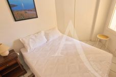 Apartment in Sète - 218 / T2 LUMINEUX, VUE MER, PISCINE, CLIM