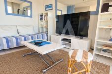 Apartment in Sète - 610 / T3 LUMINEUX, CLIM, PISCINE, WIFI, GARAGE