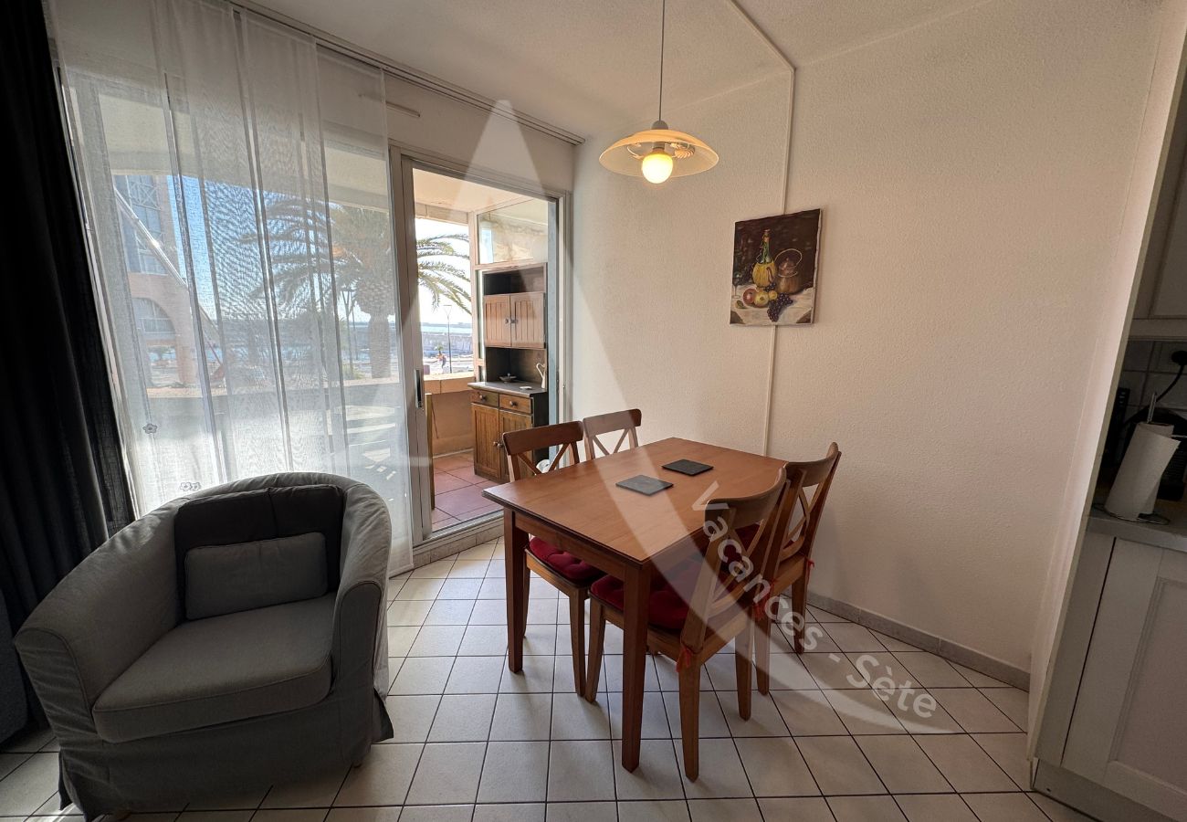 Apartamento en Sète - 182 / T2 AVEC PARKING, PISCINE ET ASCENSEUR