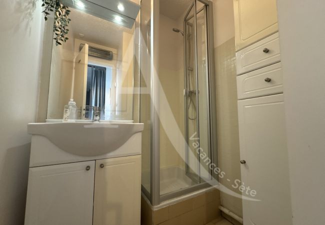 Apartamento en Sète - 076 / GRAND STUDIO AVEC LARGE TERRASSE ET PARKING Apartamento en Sète - 076 / GRAND STUDIO AVEC LARGE TERRASSE ET PARKING