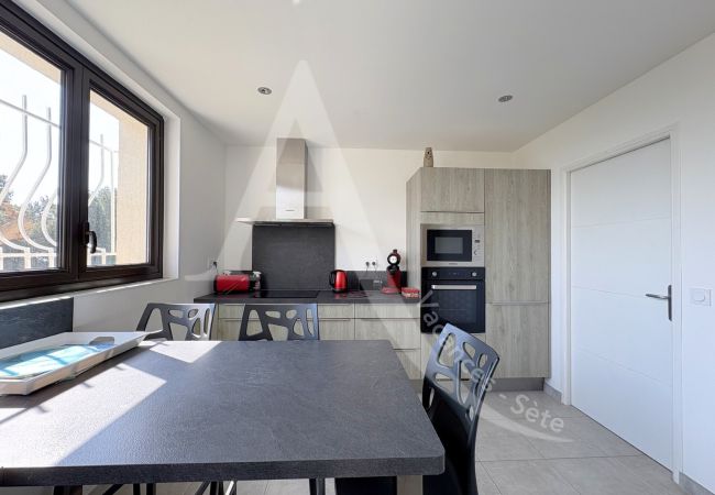 Villa en Sète - 136 / VILLA AVEC VUE + WI-FI SUR LES HAUTEURS  Villa en Sète - 136 / VILLA AVEC VUE + WI-FI SUR LES HAUTEURS