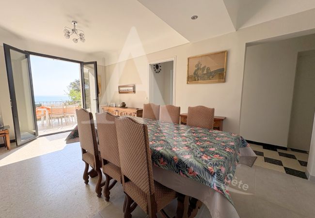 Villa en Sète - 136 / VILLA AVEC VUE + WI-FI SUR LES HAUTEURS  Villa en Sète - 136 / VILLA AVEC VUE + WI-FI SUR LES HAUTEURS