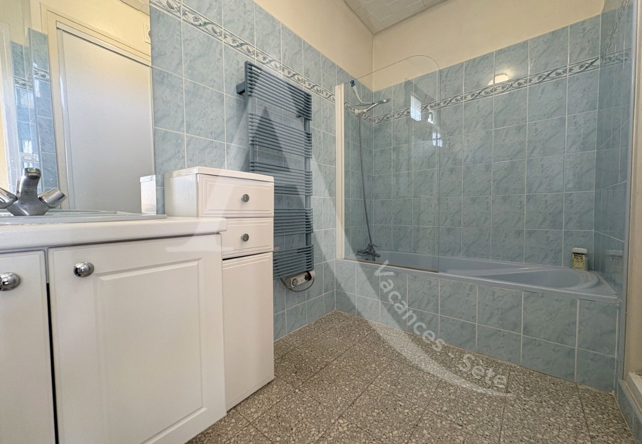 Villa en Sète - 136 / VILLA AVEC VUE + WI-FI SUR LES HAUTEURS  Villa en Sète - 136 / VILLA AVEC VUE + WI-FI SUR LES HAUTEURS