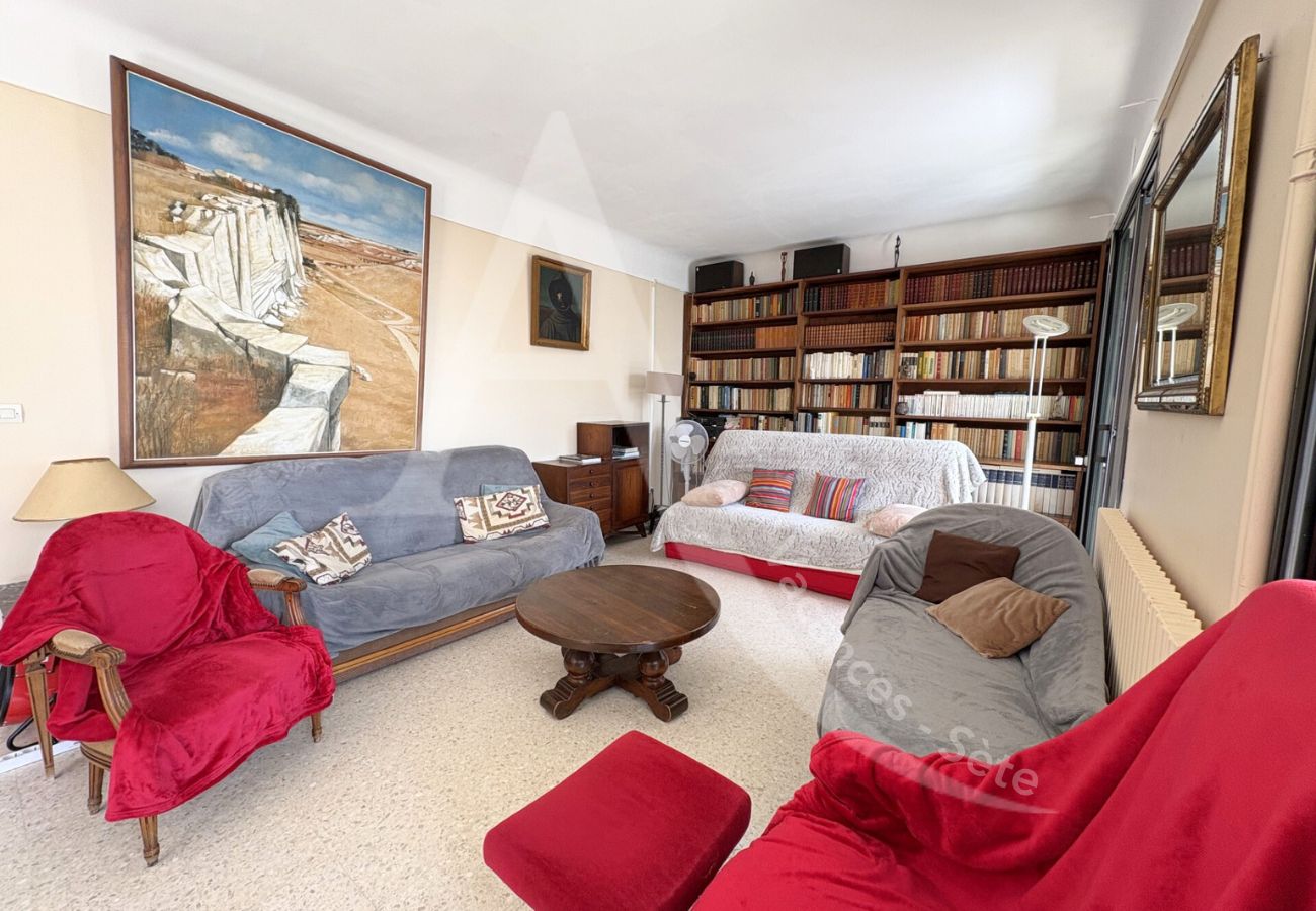 Villa en Sète - 136 / VILLA AVEC VUE + WI-FI SUR LES HAUTEURS  Villa en Sète - 136 / VILLA AVEC VUE + WI-FI SUR LES HAUTEURS