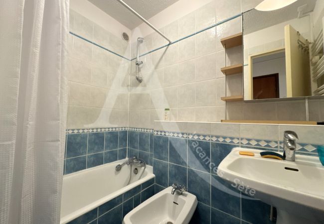 Apartamento en Sète - 213 / T2 AVEC CLIM SÉJOUR, WI-FI ET PARKING Apartamento en Sète - 213 / T2 AVEC CLIM SÉJOUR, WI-FI ET PARKING