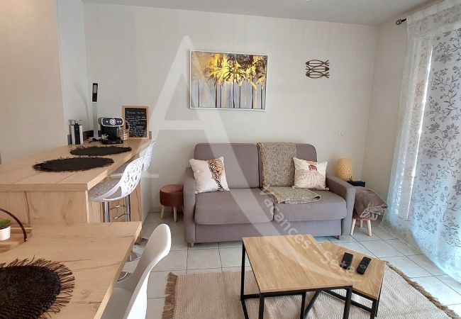 Apartamento en Sète - 214 / T3 CLASSÉ AVEC GARAGE, PISCINE ET WI-FI Apartamento en Sète - 214 / T3 CLASSÉ AVEC GARAGE, PISCINE ET WI-FI