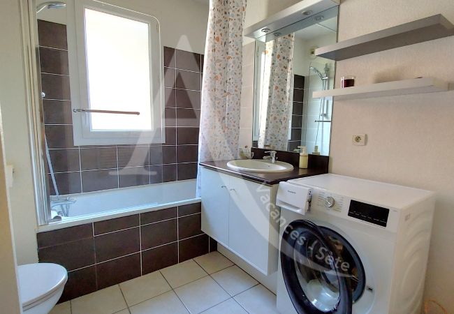 Apartamento en Sète - 214 / T3 CLASSÉ AVEC GARAGE, PISCINE ET WI-FI Apartamento en Sète - 214 / T3 CLASSÉ AVEC GARAGE, PISCINE ET WI-FI