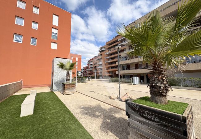 Apartamento en Sète - 214 / T3 CLASSÉ AVEC GARAGE, PISCINE ET WI-FI Apartamento en Sète - 214 / T3 CLASSÉ AVEC GARAGE, PISCINE ET WI-FI