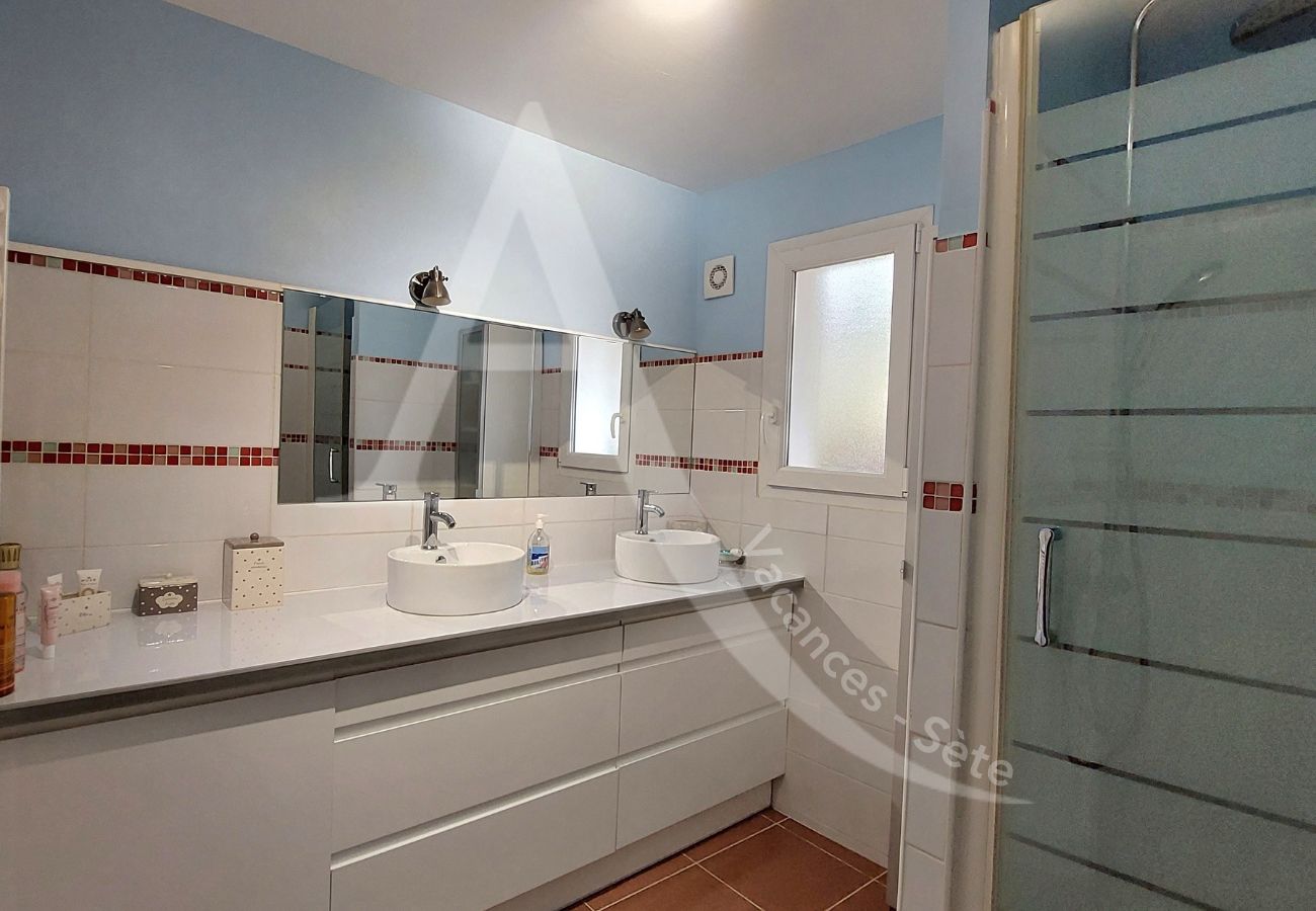 Villa en Sète - 016 / VILLA COSY 3* CLIMATISÉE ET PISCINE PRIVÉE Villa en Sète - 016 / VILLA COSY 3* CLIMATISÉE ET PISCINE PRIVÉE