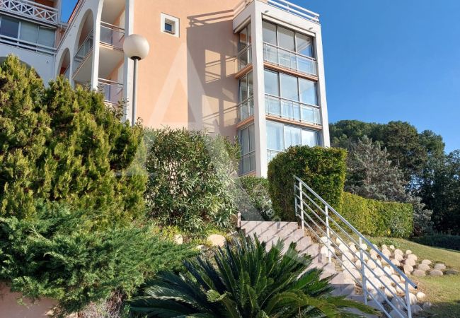 Apartamento en Sète - 212 / T2 MODERNE AVEC PISCINE ET PARKING Apartamento en Sète - 212 / T2 MODERNE AVEC PISCINE ET PARKING