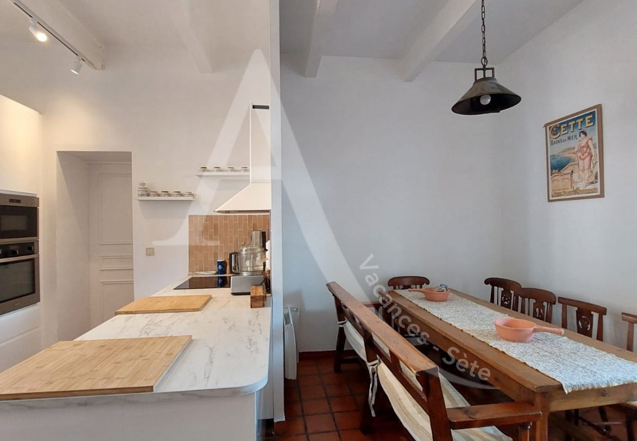 Villa en Sète - 510 / MAISON 10 PERS, PISCINE PRIVEE, WIFI Villa en Sète - 510 / MAISON 10 PERS, PISCINE PRIVEE, WIFI