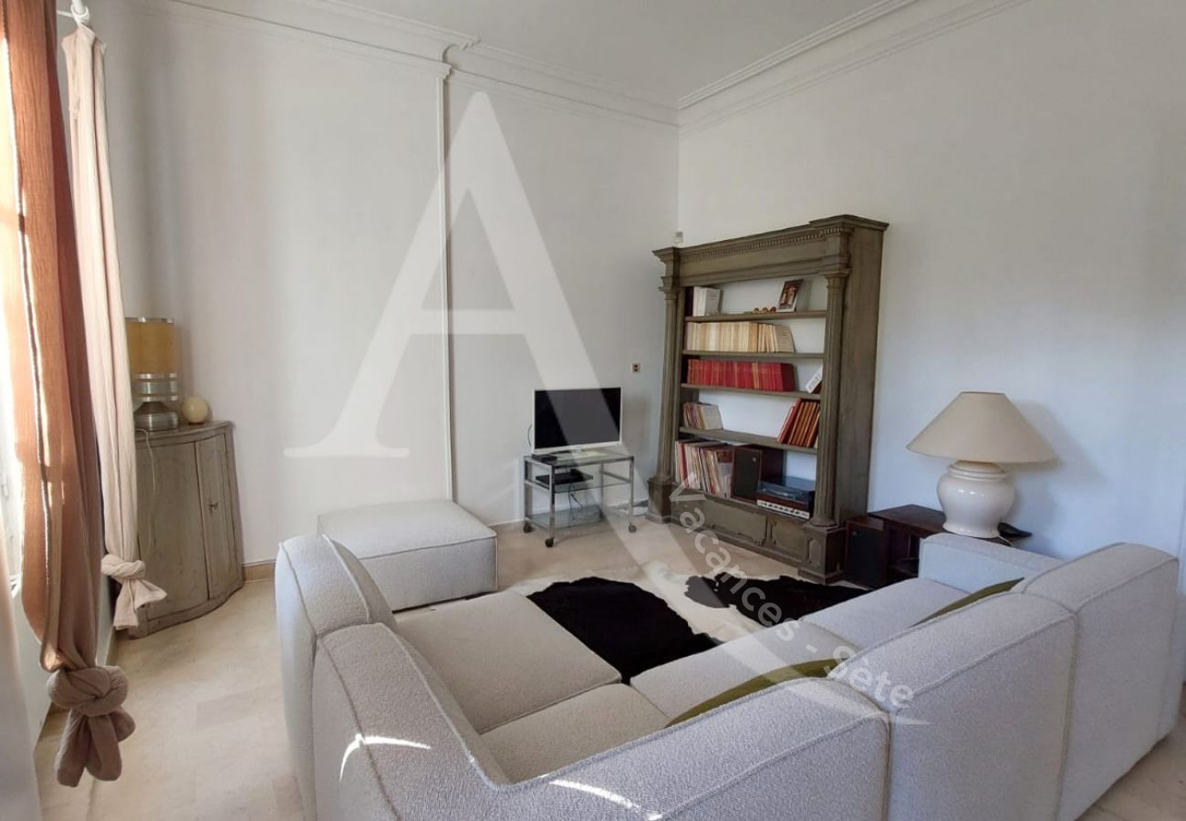 Villa en Sète - 510 / MAISON 10 PERS, PISCINE PRIVEE, WIFI Villa en Sète - 510 / MAISON 10 PERS, PISCINE PRIVEE, WIFI