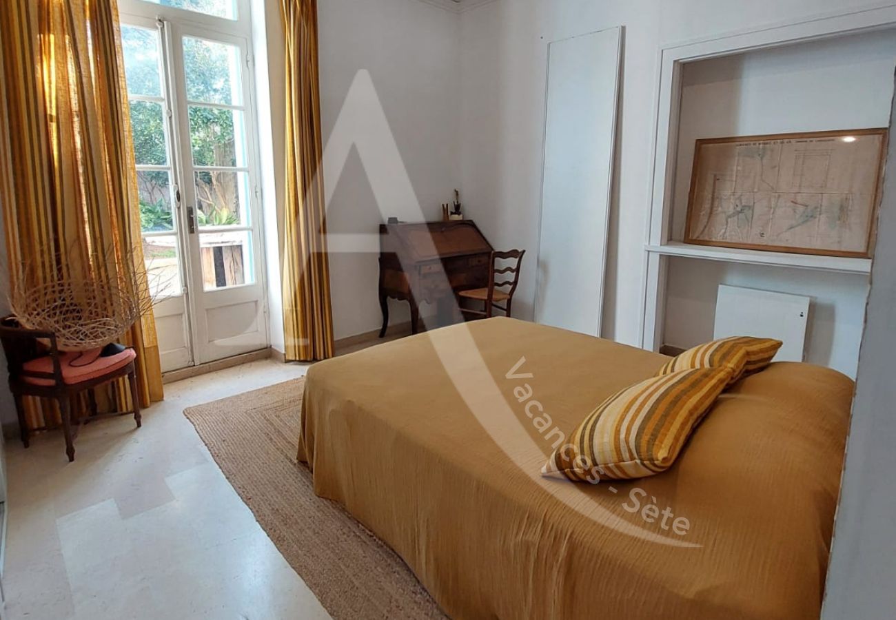 Villa en Sète - 510 / MAISON 10 PERS, PISCINE PRIVEE, WIFI Villa en Sète - 510 / MAISON 10 PERS, PISCINE PRIVEE, WIFI