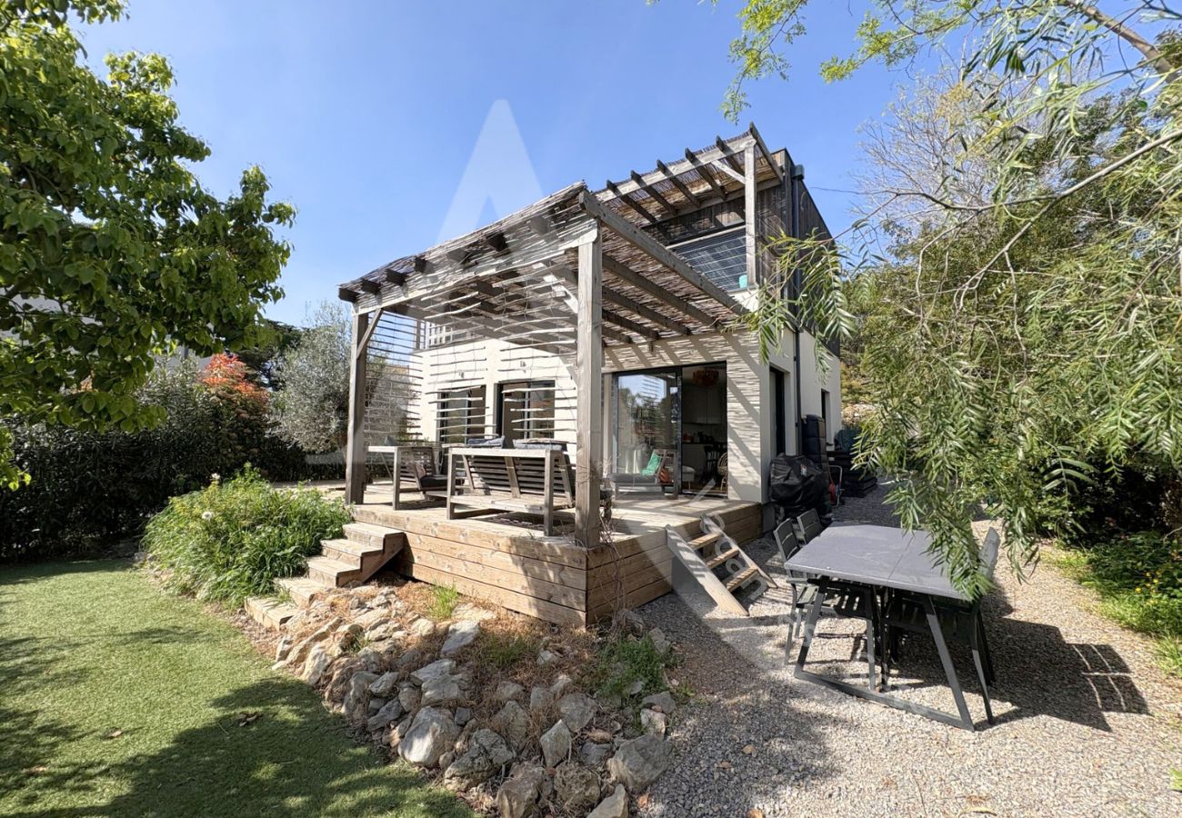 Villa en Sète - 078 / VILLA BOIS MODERNE, CLIM ET WIFI Villa en Sète - 078 / VILLA BOIS MODERNE, CLIM ET WIFI