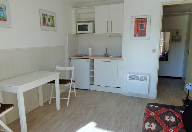 Studio a Sète - 125/ STUDIO CLIMATISE AVEC TERRASSE Studio a Sète - 125/ STUDIO CLIMATISE AVEC TERRASSE