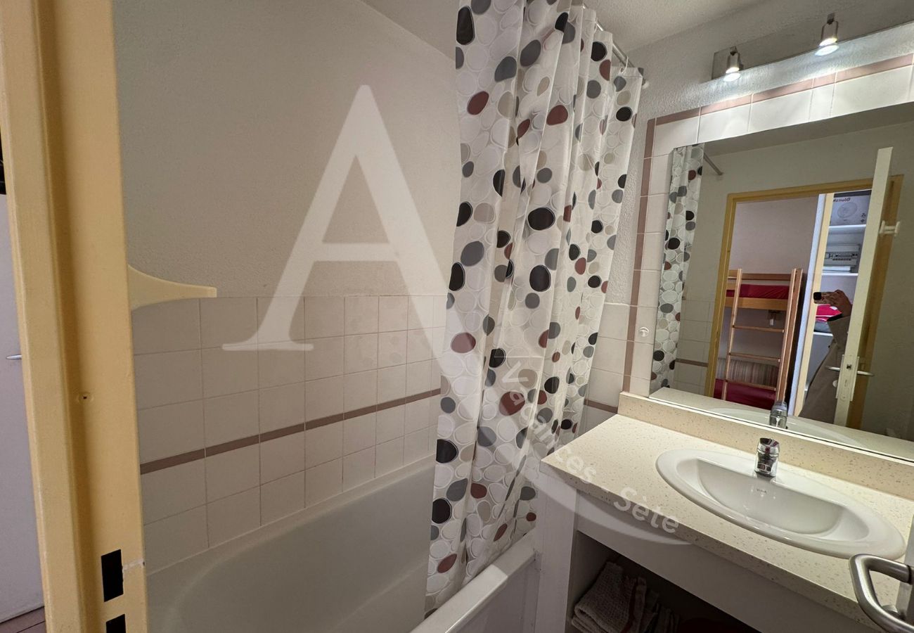 Studio a Sète - 208 / STUDIO AVEC PARKING, PISCINE ET VUE MER