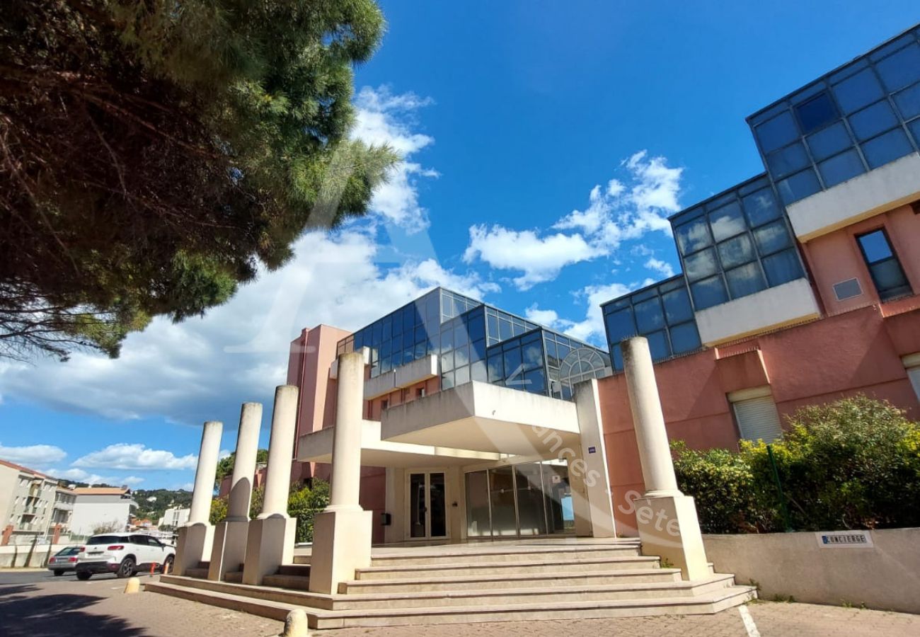 Studio a Sète - 208 / STUDIO AVEC PARKING, PISCINE ET VUE MER