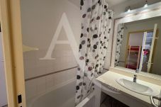 Studio a Sète - 208 / STUDIO AVEC PARKING, PISCINE ET VUE MER