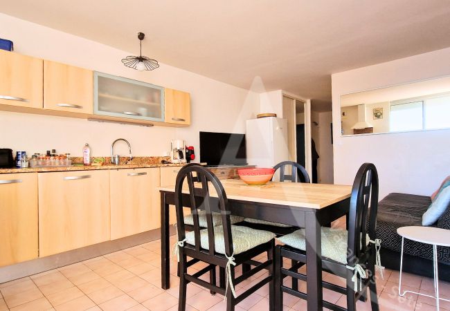  a Sète - 195 / T2 AVEC PARKING, WI-FI ET VUE MER