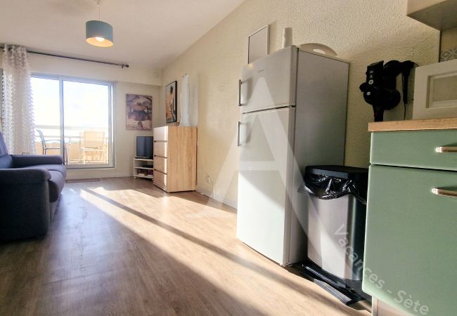  a Sète - 128 / STUDIO VUE MER AVEC PARKING ET WI-FI