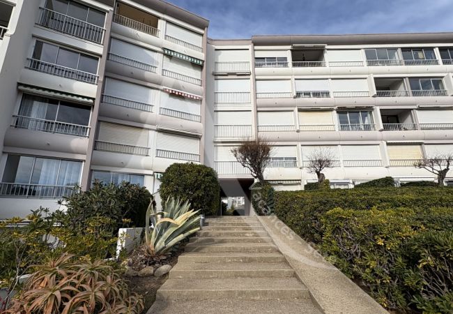 Studio a Sète - 103 / STUDIO AVEC PARKING FACE A LA MER Studio a Sète - 103 / STUDIO AVEC PARKING FACE A LA MER