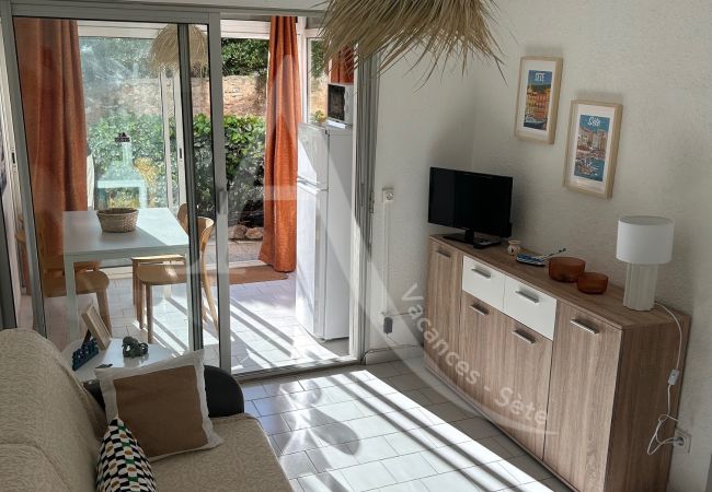 Appartamento a Sète - 088 / T2 MODERNE EN RDC JARDIN, PARKING ET WIFI Appartamento a Sète - 088 / T2 MODERNE EN RDC JARDIN, PARKING ET WIFI