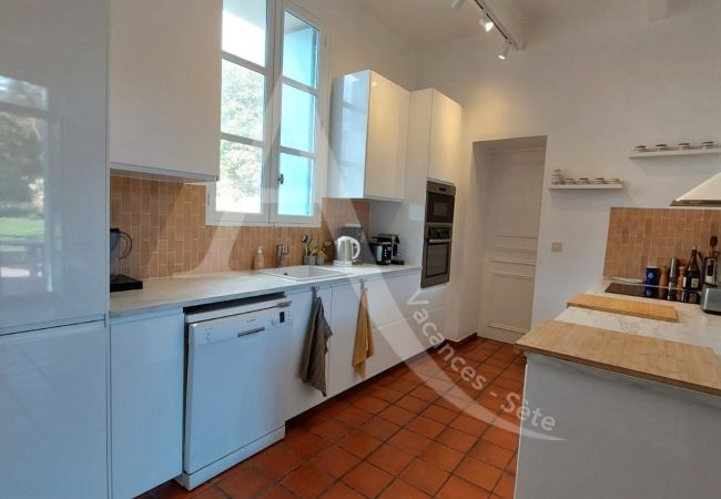 Villa a Sète - 510 / MAISON 10 PERS, PISCINE PRIVEE, WIFI Villa a Sète - 510 / MAISON 10 PERS, PISCINE PRIVEE, WIFI