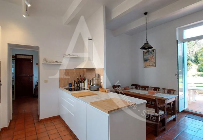 Villa a Sète - 510 / MAISON 10 PERS, PISCINE PRIVEE, WIFI Villa a Sète - 510 / MAISON 10 PERS, PISCINE PRIVEE, WIFI