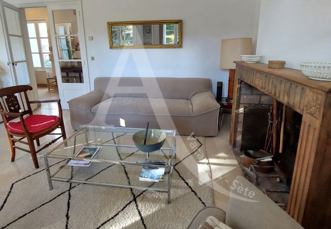 Villa a Sète - 510 / MAISON 10 PERS, PISCINE PRIVEE, WIFI Villa a Sète - 510 / MAISON 10 PERS, PISCINE PRIVEE, WIFI