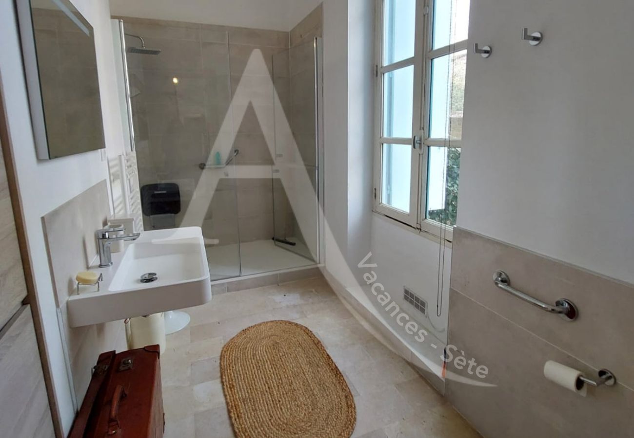 Villa a Sète - 510 / MAISON 10 PERS, PISCINE PRIVEE, WIFI Villa a Sète - 510 / MAISON 10 PERS, PISCINE PRIVEE, WIFI