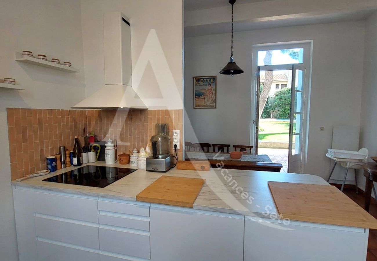 Villa a Sète - 510 / MAISON 10 PERS, PISCINE PRIVEE, WIFI Villa a Sète - 510 / MAISON 10 PERS, PISCINE PRIVEE, WIFI