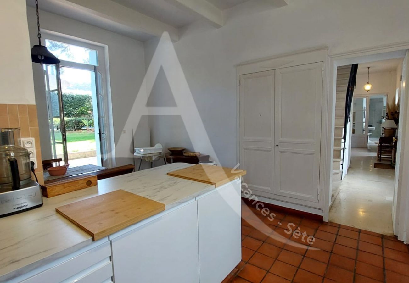 Villa a Sète - 510 / MAISON 10 PERS, PISCINE PRIVEE, WIFI Villa a Sète - 510 / MAISON 10 PERS, PISCINE PRIVEE, WIFI