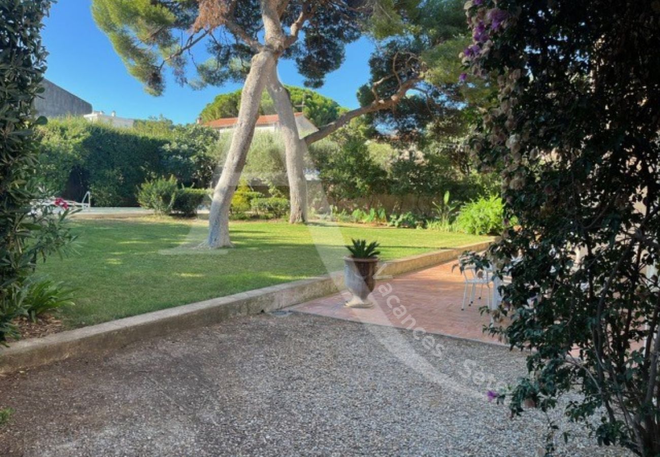 Villa a Sète - 510 / MAISON 10 PERS, PISCINE PRIVEE, WIFI Villa a Sète - 510 / MAISON 10 PERS, PISCINE PRIVEE, WIFI