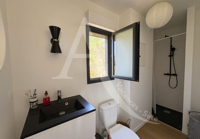 Villa a Sète - 078 / VILLA BOIS MODERNE, CLIM ET WIFI Villa a Sète - 078 / VILLA BOIS MODERNE, CLIM ET WIFI