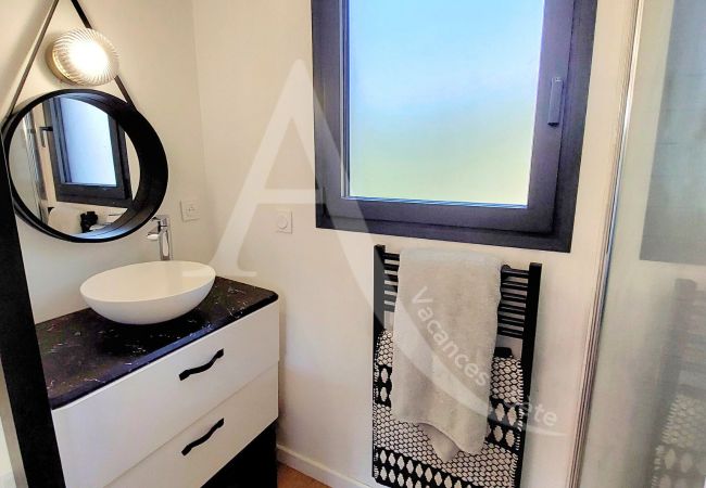 Villa a Sète - 078 / VILLA BOIS MODERNE, CLIM ET WIFI Villa a Sète - 078 / VILLA BOIS MODERNE, CLIM ET WIFI