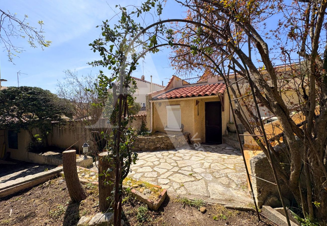 Studio a Sète - 051 / STUDIO CLIM, WIFI ET TERRASSE Studio a Sète - 051 / STUDIO CLIM, WIFI ET TERRASSE