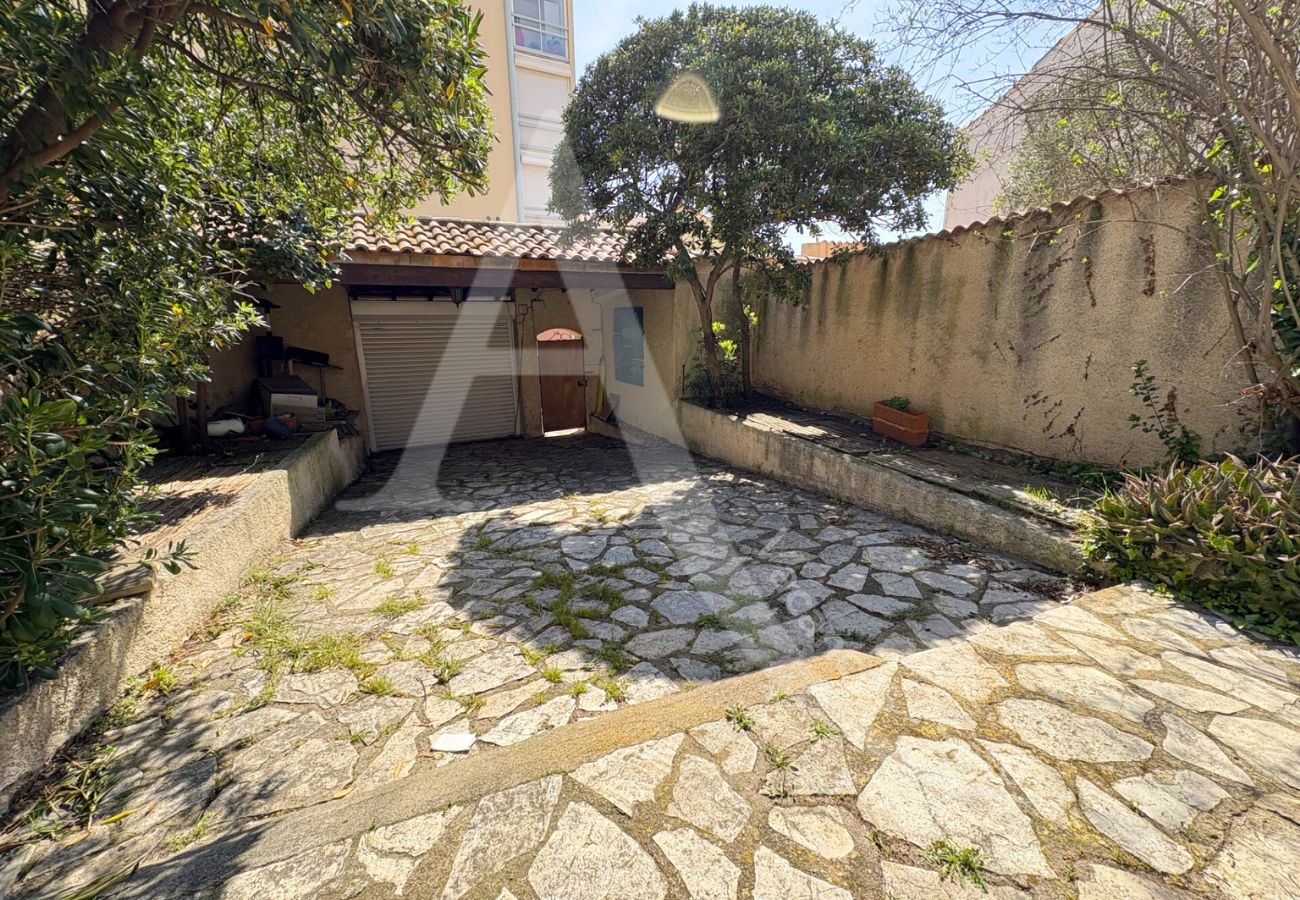 Studio a Sète - 051 / STUDIO CLIM, WIFI ET TERRASSE Studio a Sète - 051 / STUDIO CLIM, WIFI ET TERRASSE