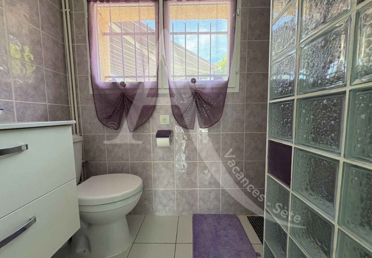 Villa a Sète - 005/ MAISON 6PERS, JARDIN ET WIFI Villa a Sète - 005/ MAISON 6PERS, JARDIN ET WIFI