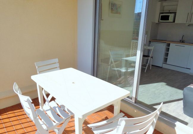 Studio à Sète - 125/ STUDIO CLIMATISE AVEC TERRASSE Studio à Sète - 125/ STUDIO CLIMATISE AVEC TERRASSE
