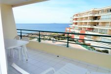 Appartement à Sète - 233 / T3 AVEC LARGE TERRASSE ET GARAGE