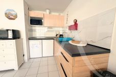 Appartement à Sète - 233 / T3 AVEC LARGE TERRASSE ET GARAGE