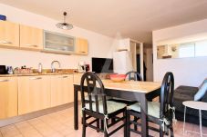 Appartement à Sète - 195 / T2 AVEC PARKING, WI-FI ET VUE MER