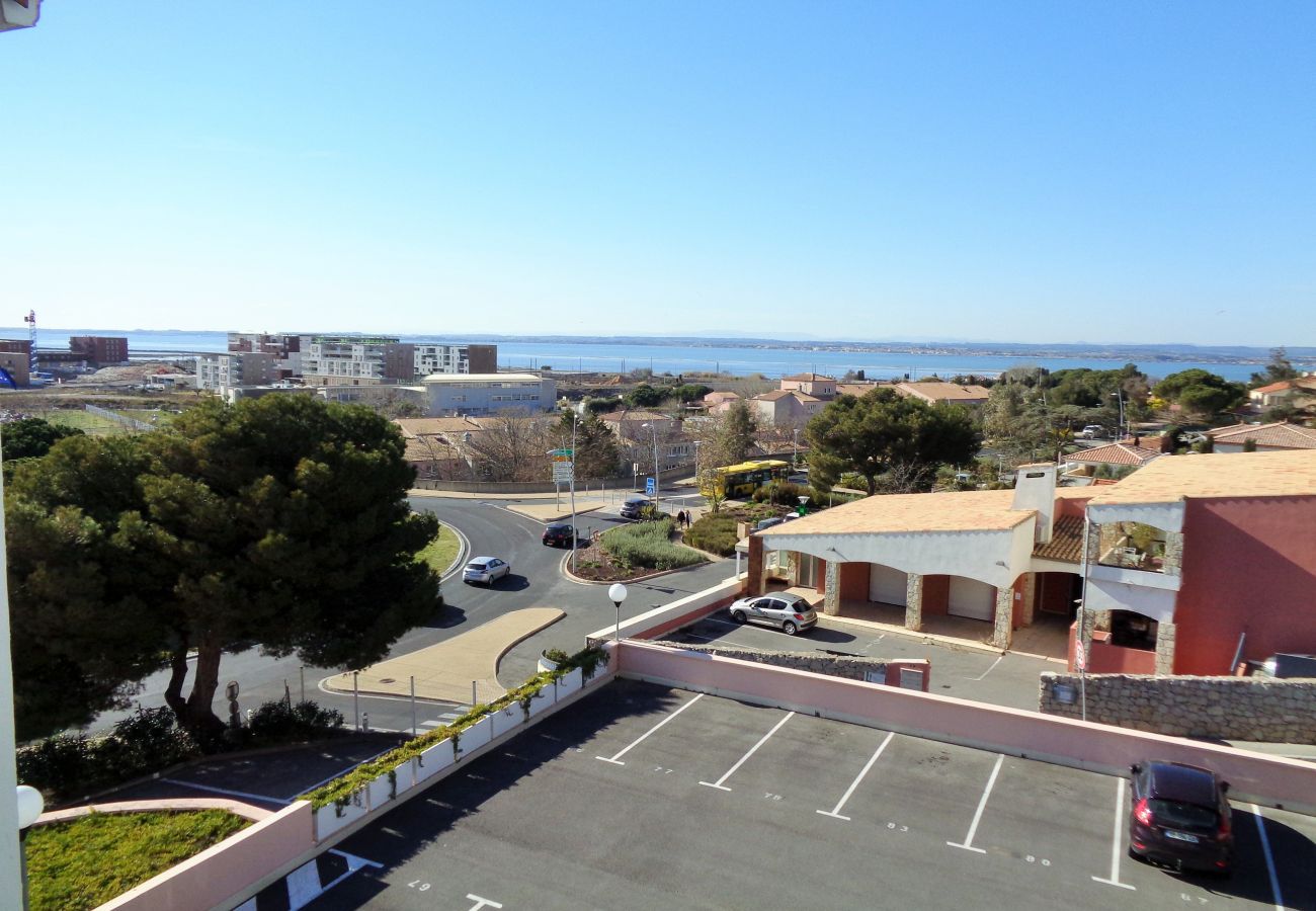 Appartement à Sète - 010 / STUDIO MEZZANINE AVEC PISCINE ET PARKING