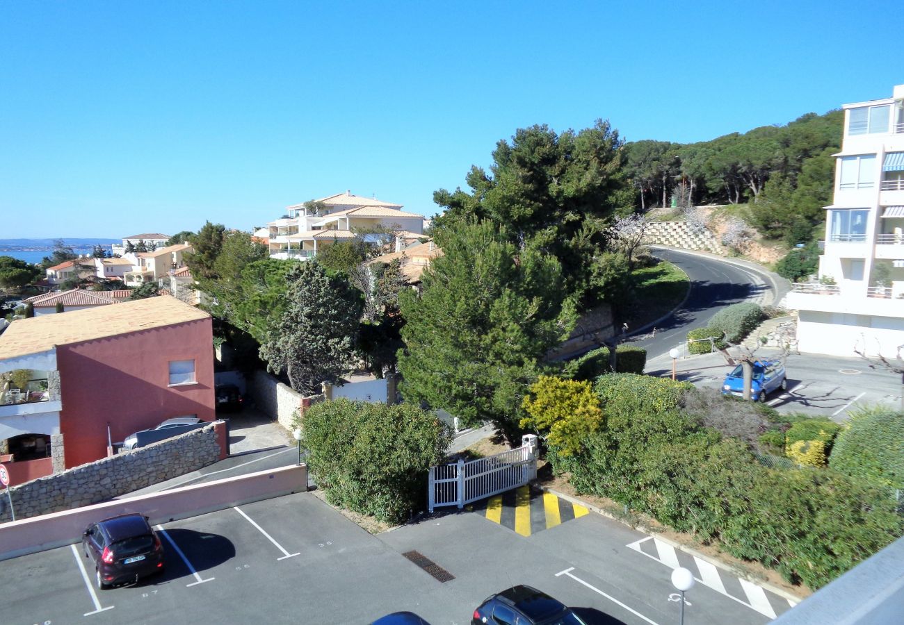 Appartement à Sète - 010 / STUDIO MEZZANINE AVEC PISCINE ET PARKING