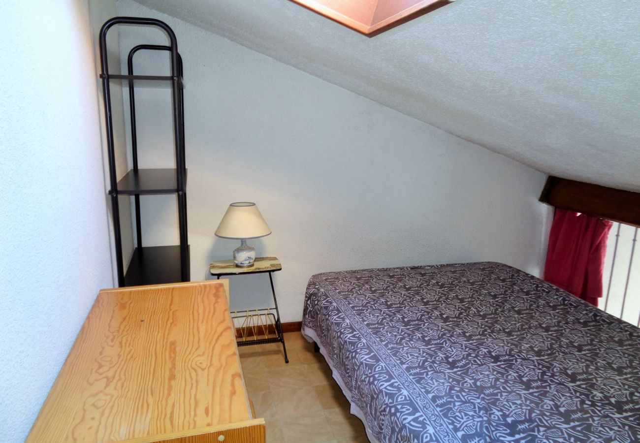 Appartement à Sète - 010 / STUDIO MEZZANINE AVEC PISCINE ET PARKING