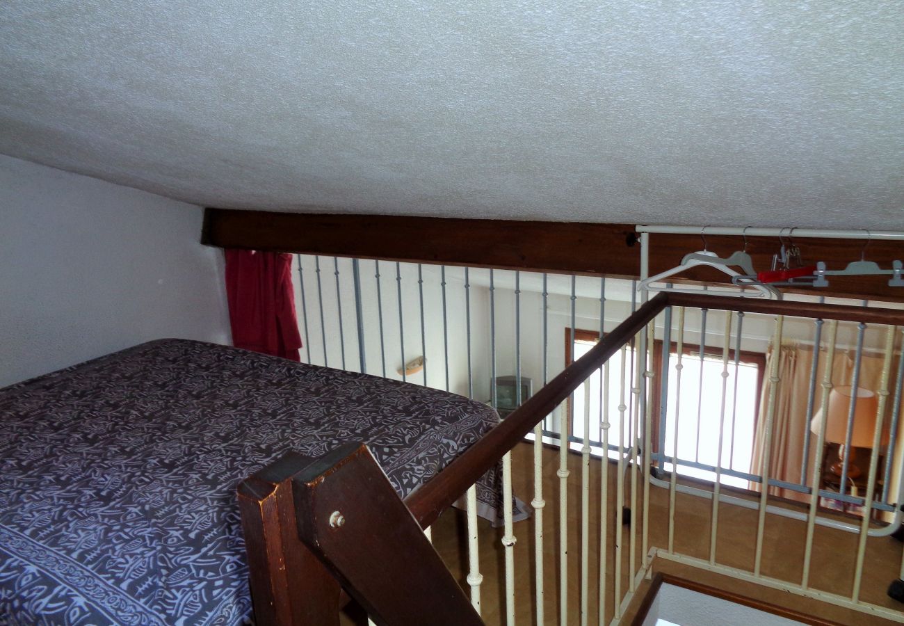 Appartement à Sète - 010 / STUDIO MEZZANINE AVEC PISCINE ET PARKING