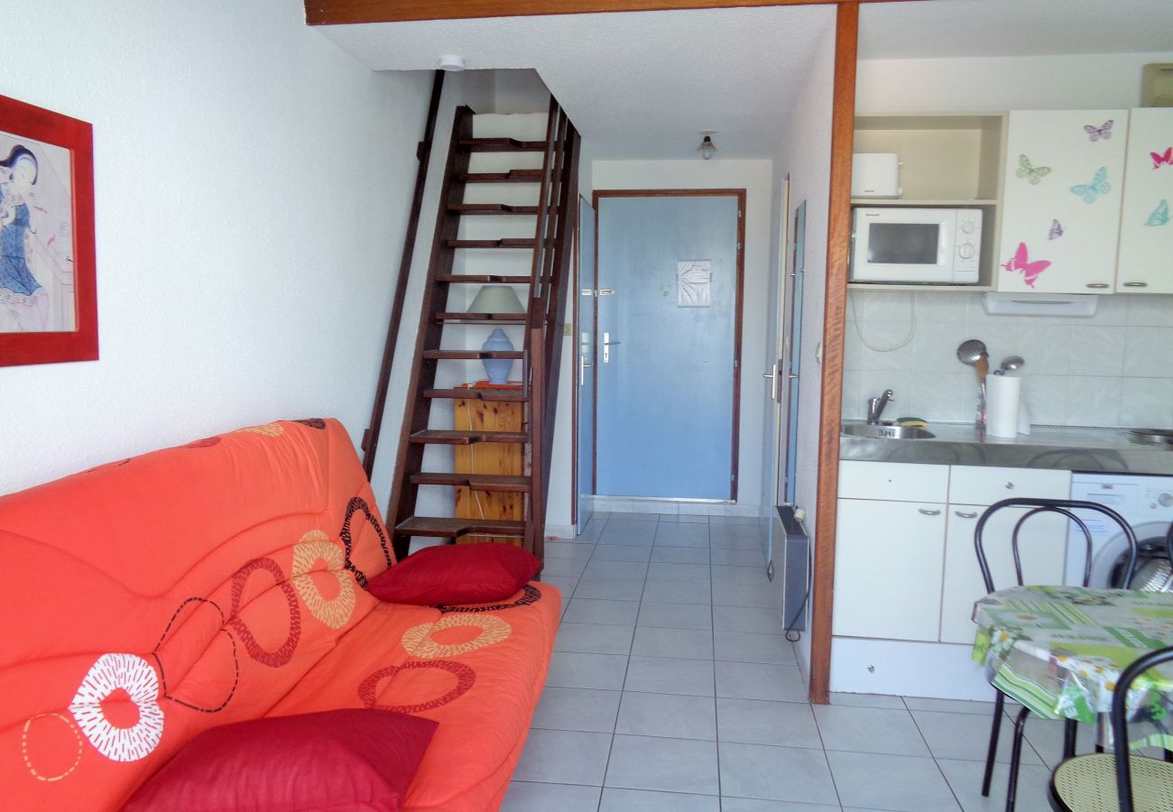 Appartement à Sète - 010 / STUDIO MEZZANINE AVEC PISCINE ET PARKING