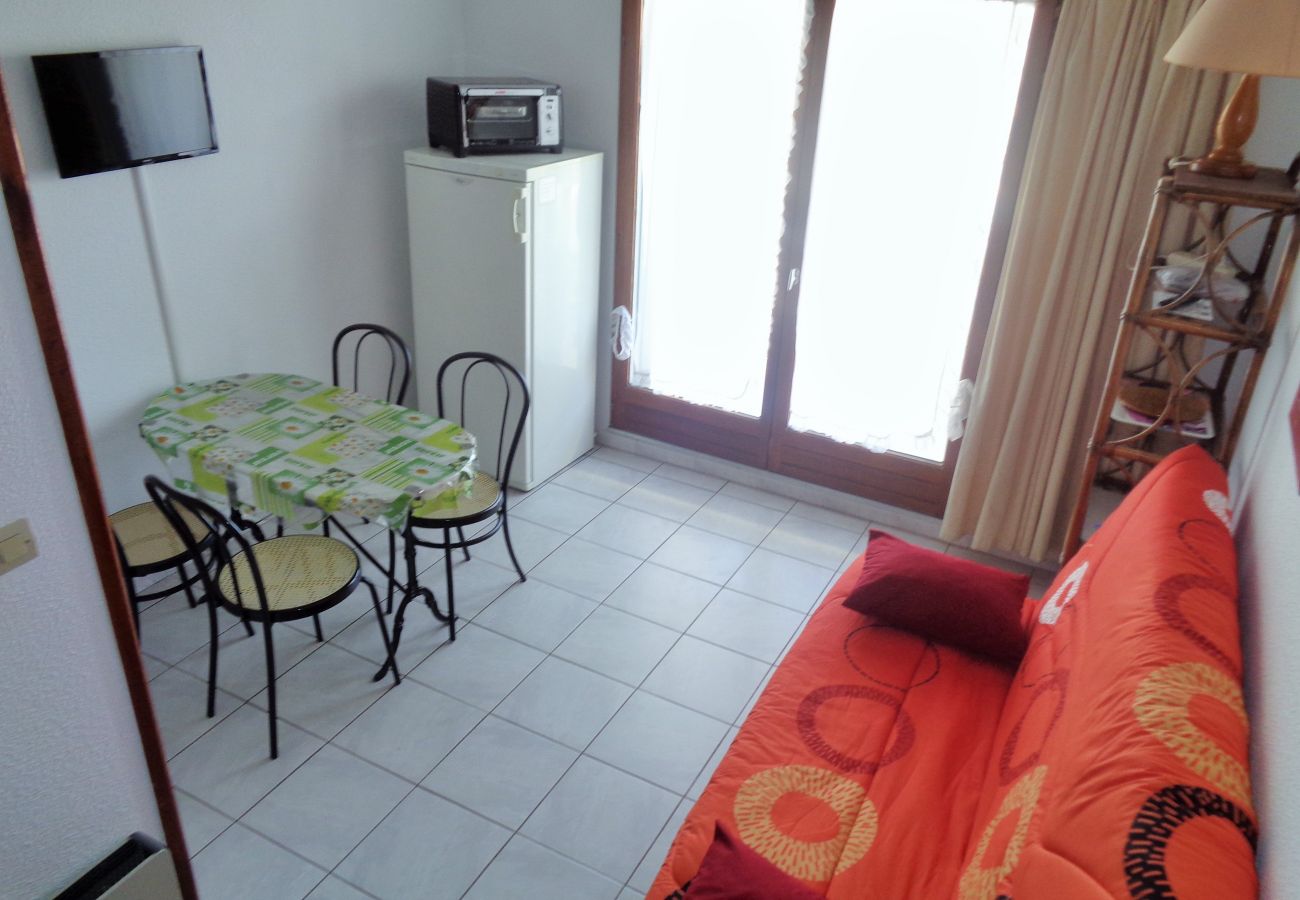 Appartement à Sète - 010 / STUDIO MEZZANINE AVEC PISCINE ET PARKING